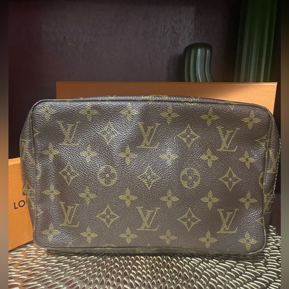 💯Authentic Preloved Louis Vuitton Trousse 23 Monogram